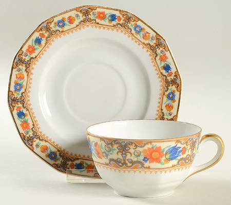 Lowell Flat Cup & Saucer Set
