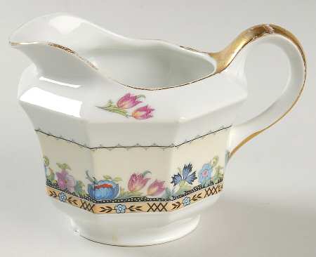 Newport (Cream & White) Creamer