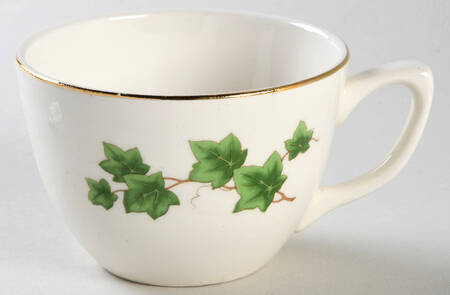 Ivy (Gold Trim On Edge) Flat Cup
