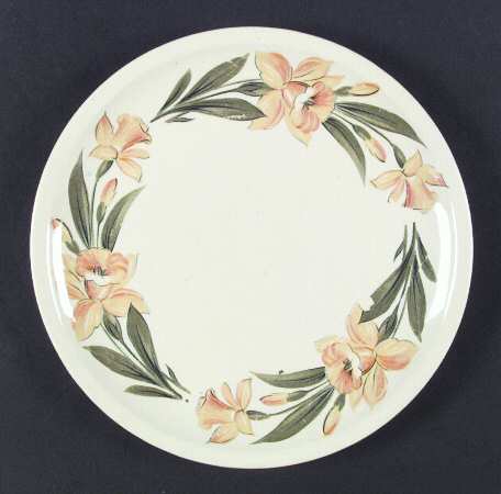 Jonquil (Smooth, No Trim) Luncheon Plate