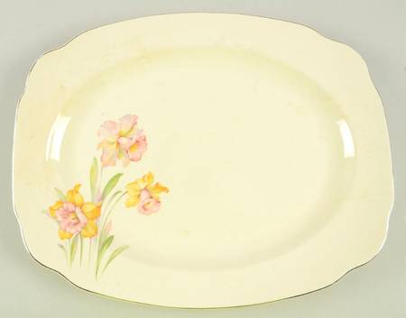 Jonquil (Multisided, Platinum) 14" Oval Serving Platter