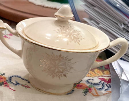 PCP29 Sugar Bowl & Lid