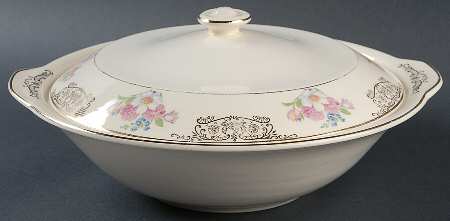 Gold Lynn Round Covered Vegetable
