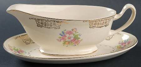 Gold Lynn Gravy Boat & Underplate/Relish