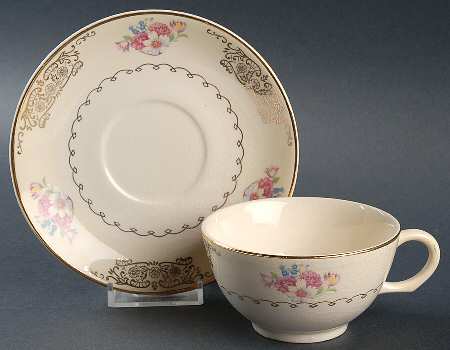Gold Lynn Flat Cup & Saucer Set