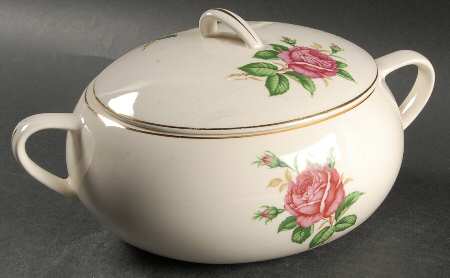 Red Rose Round Covered Vegetable