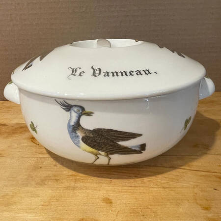 Chambord 1.5 Qt Round Covered Casserole