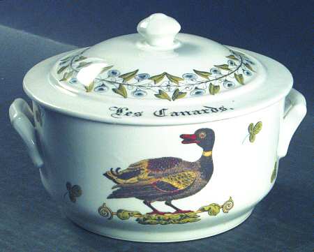 Chambord 1.25 Qt Round Covered Casserole
