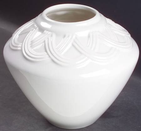 Acadia White 7" Vase