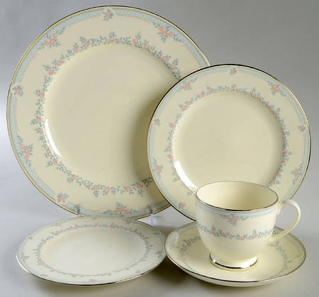 Alexandra 5 Piece Place Setting