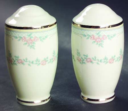Alexandra Salt & Pepper Set