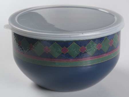 Amalfi Classic 7 3/4" Metal Bowl W/Plastic Lid