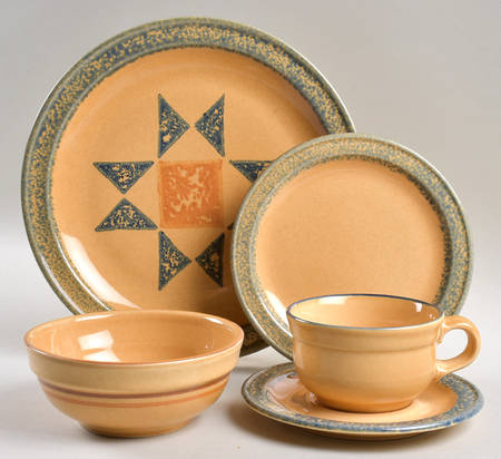 America (Discontinued 1989) 40 Piece Estate Set