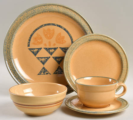 America (Discontinued 1989) 40 Piece Estate Set