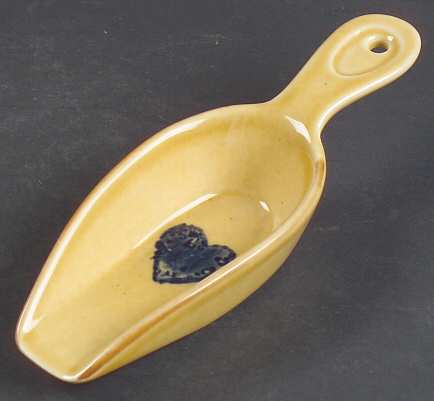 America (Discontinued 1989) Medium Scoop