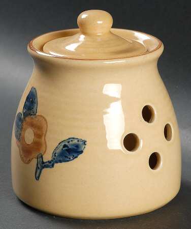 America (Discontinued 1989) Garlic Keeper & Lid