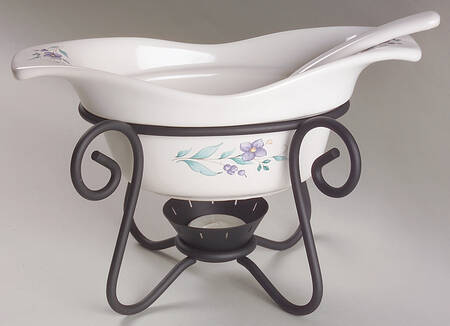 April Gravy Server & Ladle & Metal Stand