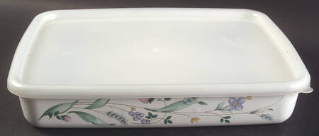 April 1" Rectangular Metal Baker with Plastic Lid