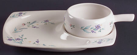 April Snack Set with 11" (SNTR11) Tray & Stick Handle Soup (SOH)