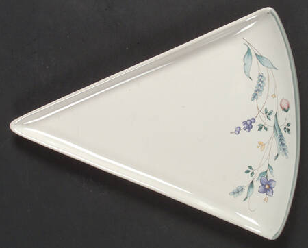 April Triangular Shape Slice Plate