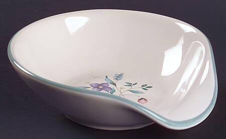 April Spoon Rest/Holder (Holds 1 Spoon)