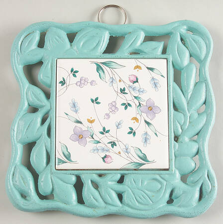 April Hanging Trivet