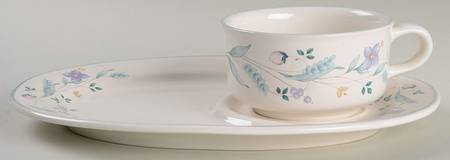 April Snack Tray & Soup Mug Set