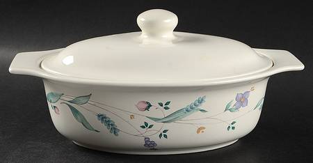 April 1.25 Quart Oval Covered Casserole