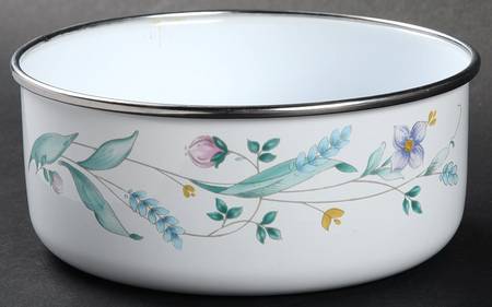 April 5 3/4" Metal Bowl