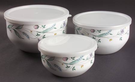 April (3 Piece) Metal Bowl W/Plastic Lids (5", 6", 7")