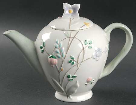 April Sculpted Teapot & Lid