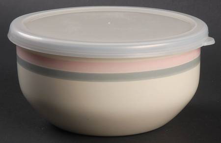 Aura Pink 5" Metal Bowl W/Plastic Lid
