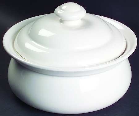 Basic White 2 Qt Round Covered Casserole