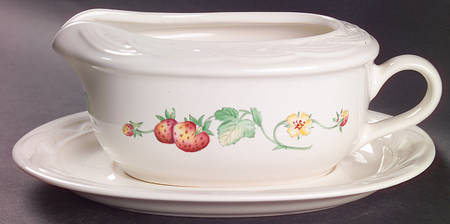Berry Basket Gravy Boat & Underplate