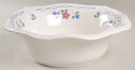 Bonnie Brae Sculpted Serving Bowl