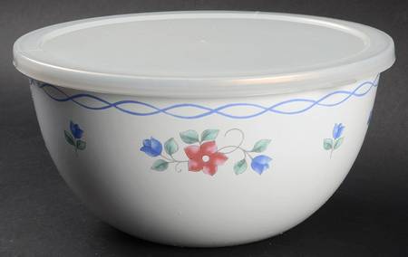 Bonnie Brae 8" Metal Bowl W/Plastic Lid