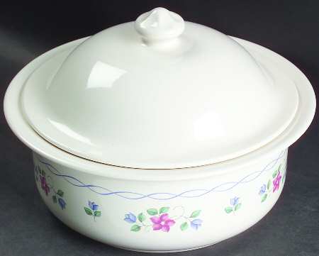 Bonnie Brae 2 Qt Round Covered Casserole