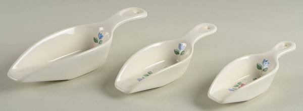 Bonnie Brae 3 Piece) Scoop Set with Large,Medium & Small Scoop