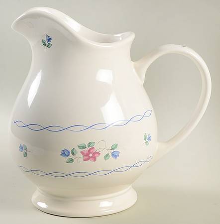Bonnie Brae 70 Oz Pitcher