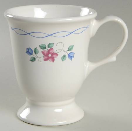 Bonnie Brae Pedestal Mug