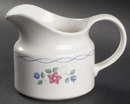 Bonnie Brae Round Gravy Boat
