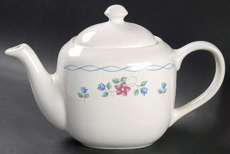Bonnie Brae Oval Teapot & Lid