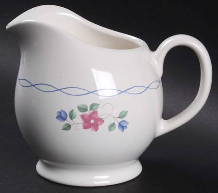Bonnie Brae Large Gravy Boat/Pitcher