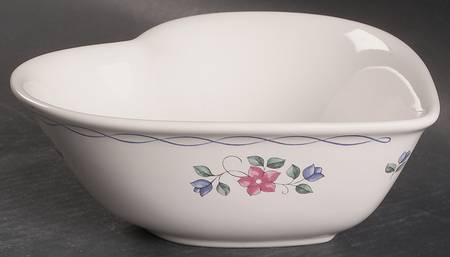 Bonnie Brae 8" Heart Shaped Bowl