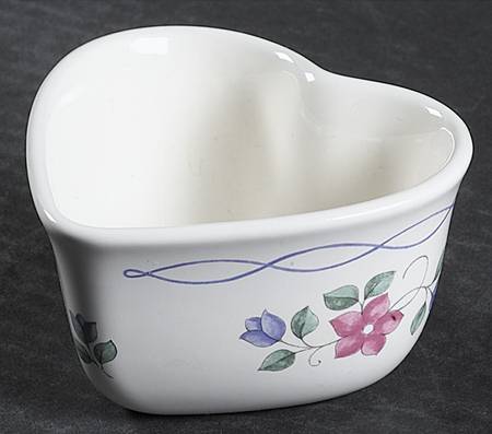 Bonnie Brae Heart Shaped Custard Cup