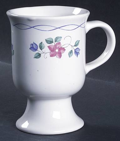 Bonnie Brae Pedestal Mug