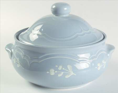 Bouquet 2 Qt Round Covered Casserole