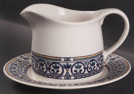 Capistrano Gravy Boat & Underplate
