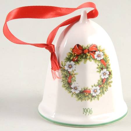 Christmas Heritage 1996 Collector Bell