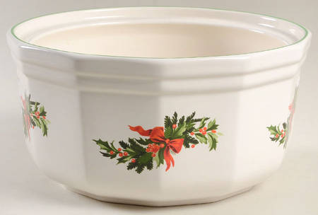 Christmas Heritage 1.75 Qt Round Covered Casserole No Lid